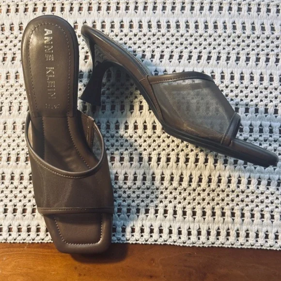 Favorite Brown Kitten Heels Brown Mesh Sandals AK Size 8 NEW IN BOX SOLDOUT NWT - Picture 14 of 16